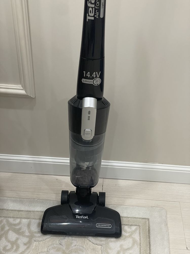 Пылесос Tefal вертикальный