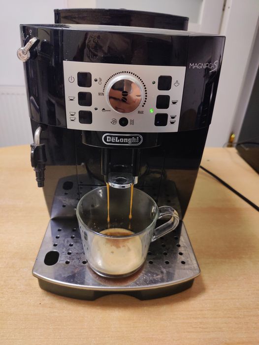 Espressor nou automat DELONGHI Magnifica S merge cu boabe de cafea