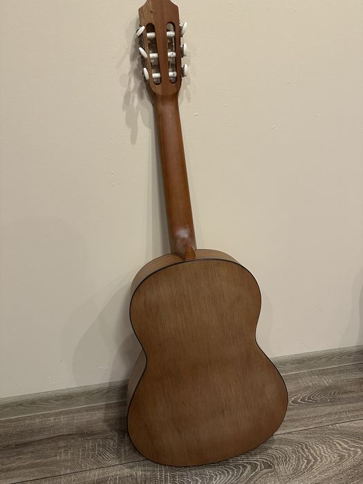 Китара Yamaha C30M
