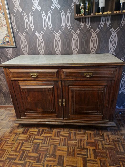 Масивен бюфет барок  шкаф