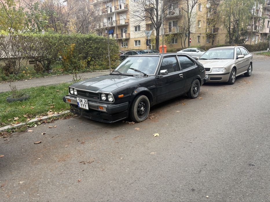 Vând sau schimb Honda Accord 1983 (una principală + una piese)