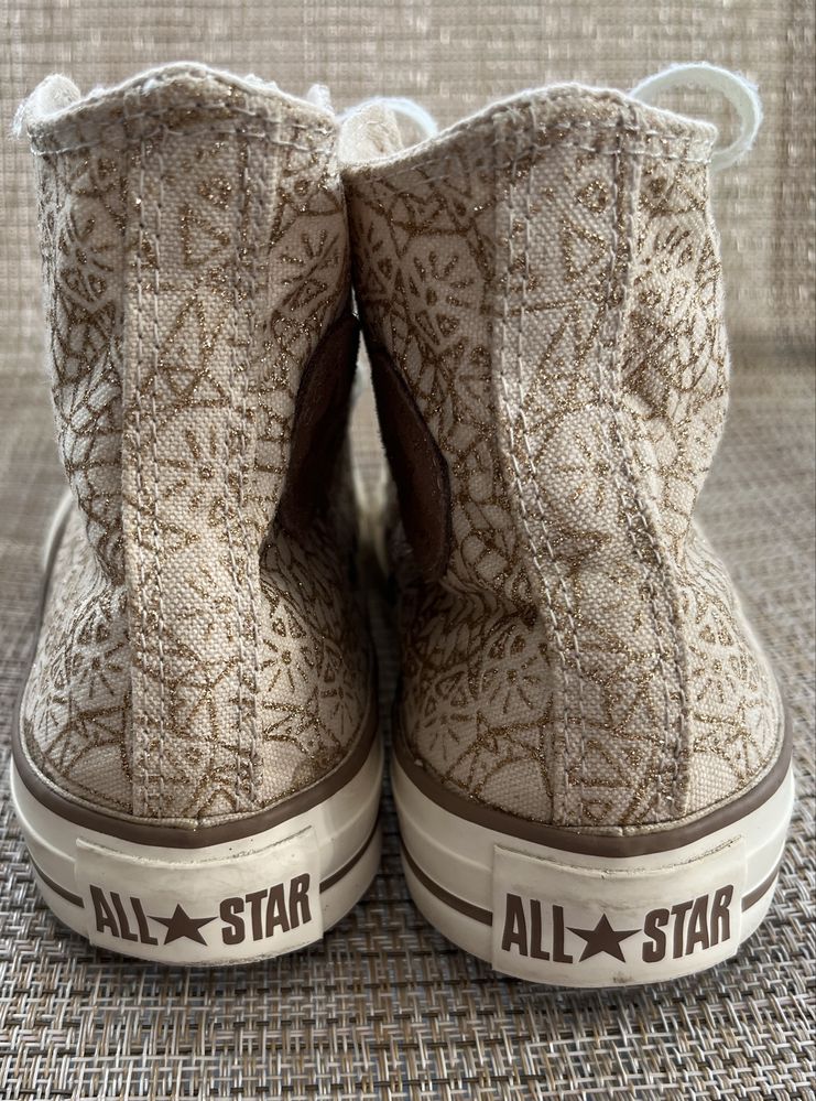 Скъпи златисти кецове Converse оригинал