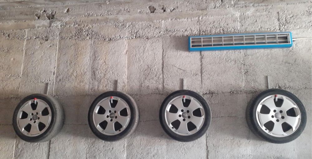 Зимни гуми + джанти Audi A3