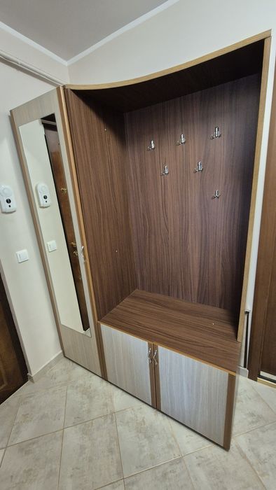 Cuier hol cu spatial de depozitare