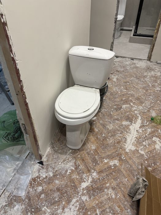 Продам унитаз в хорошем состоянии