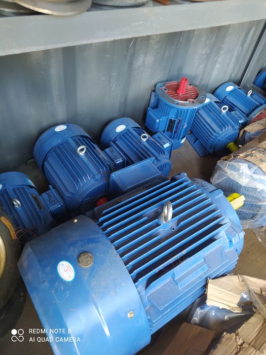 Эл.двигатели, шкивы, ремни, подшипники и еще...