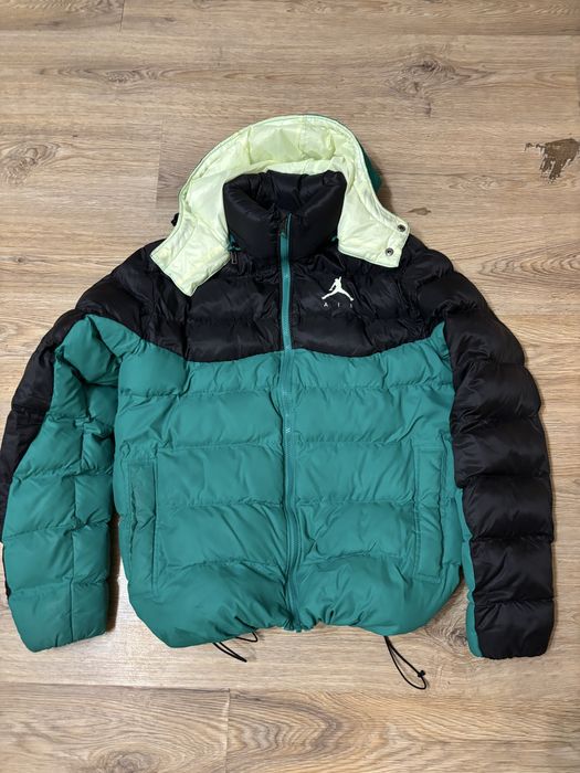 Оригинално зимно puffer яке на Jordan