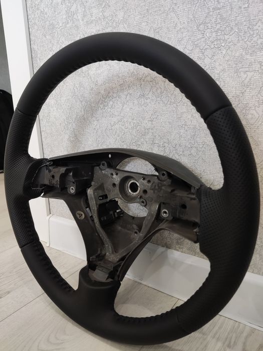 Продам руль от RX-300,330,350.Второе поколение.Руль не косточка.