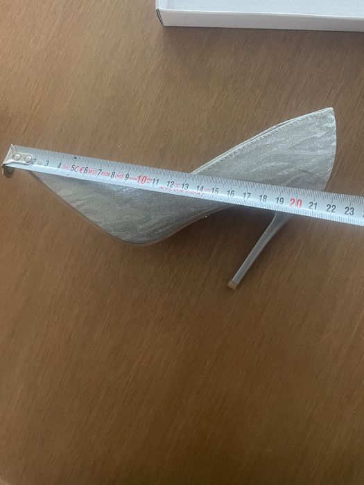 Сребристи обувки 35