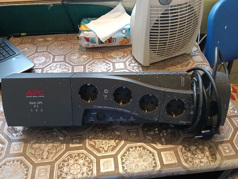 Vând 3 stabilizatoare de curent.