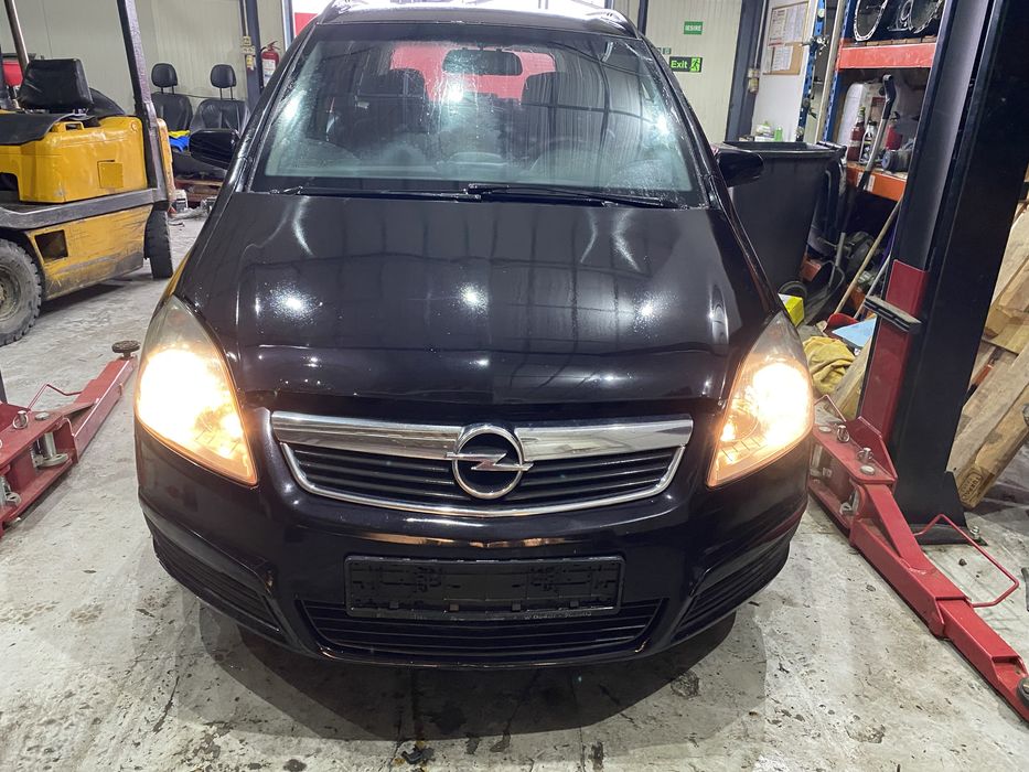 Dezmembram Opel Zafira B