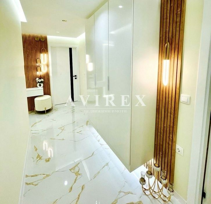 Дава се под наем Тристаен апартамент в Пловдив, Център - 130 кв.м за 917.49 € - Снимка #4