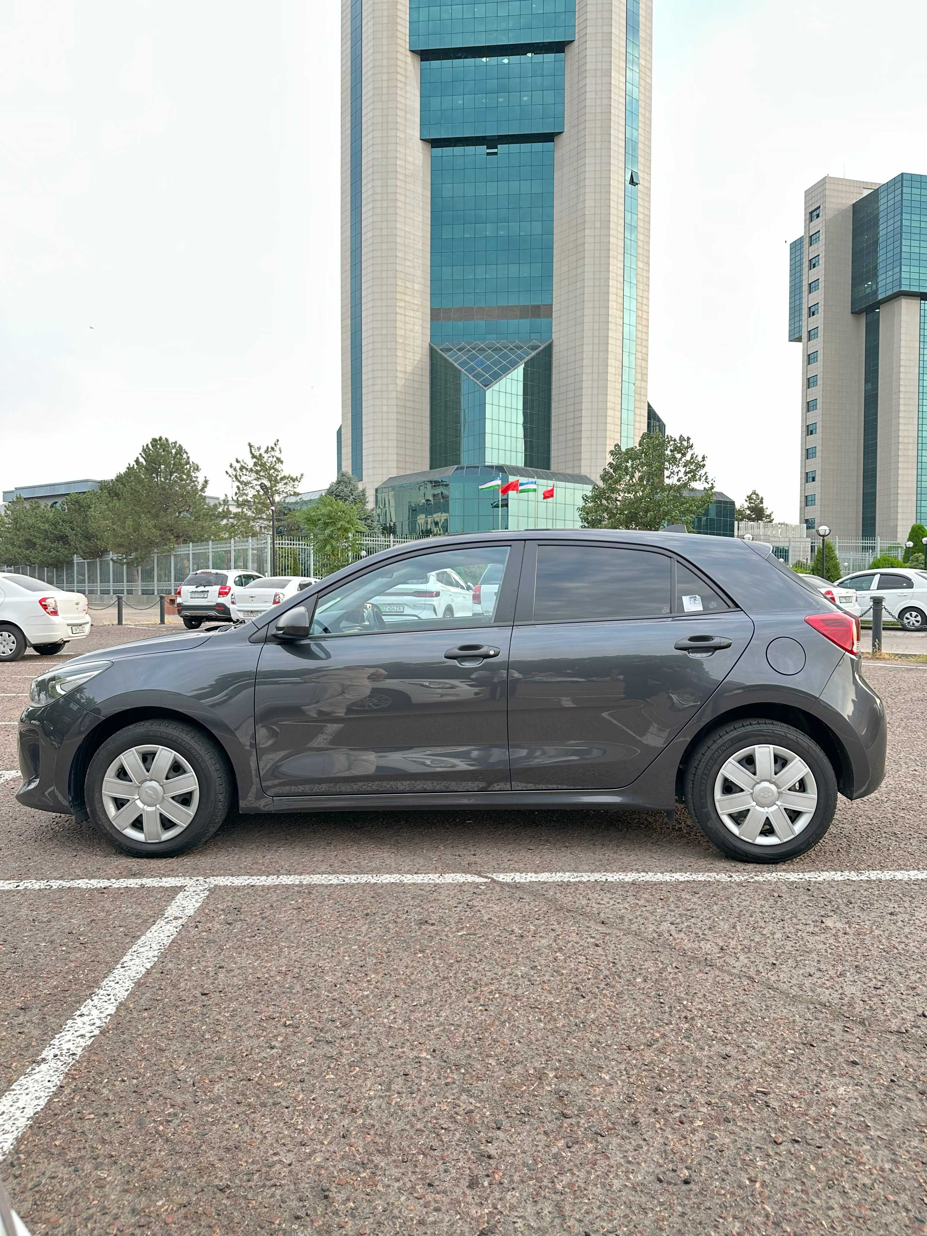 Продается Kia Rio 2018г ( 127 тыс пробег) Цвет Мокрый Асфальт