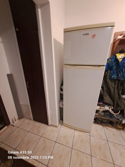 Vand frigider in stare buna putin utilizat