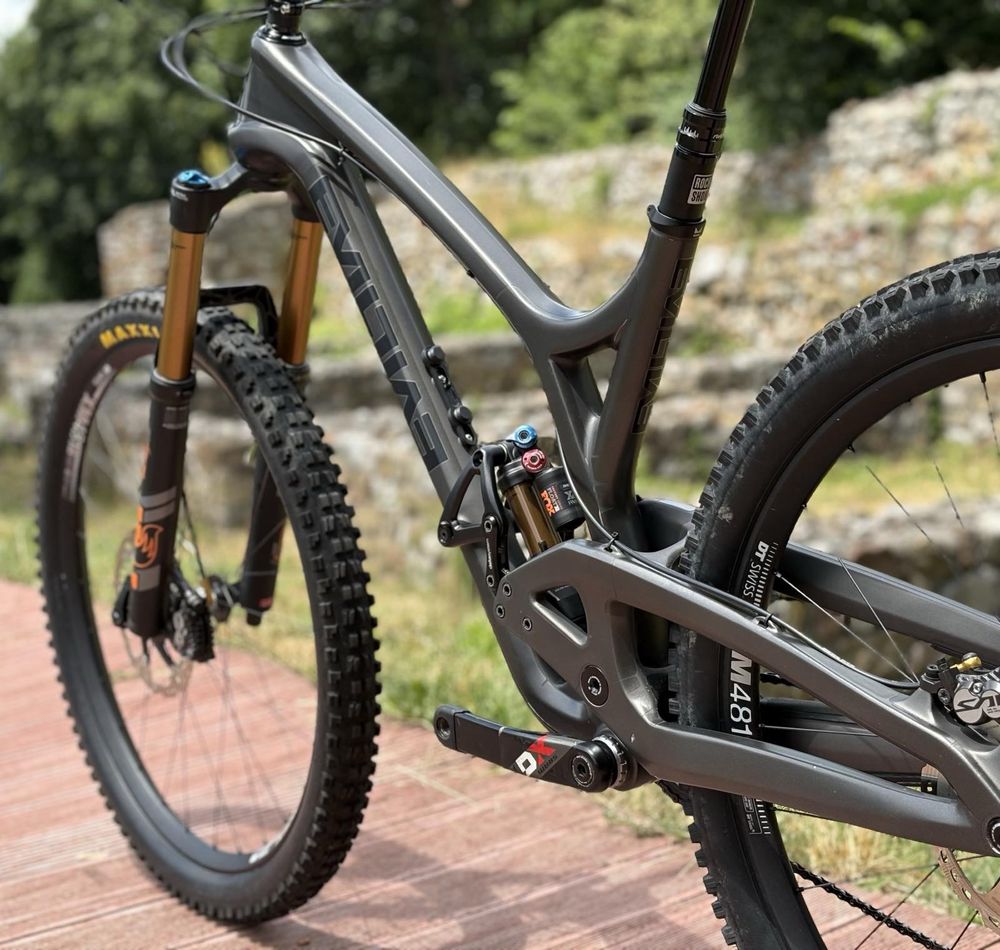 Evil Wreckoning Carbon Enduro