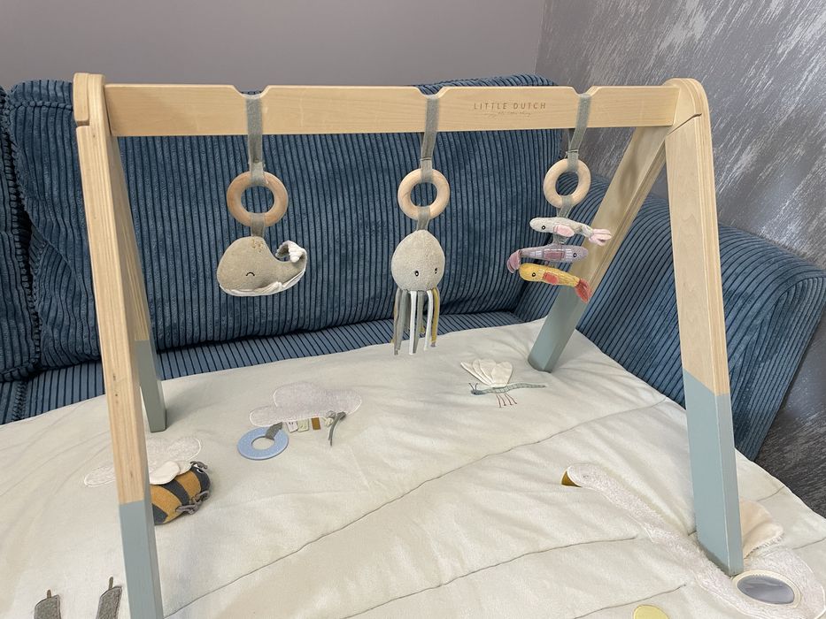 Дървена активна гимнастика и меко килимче Little Dutch