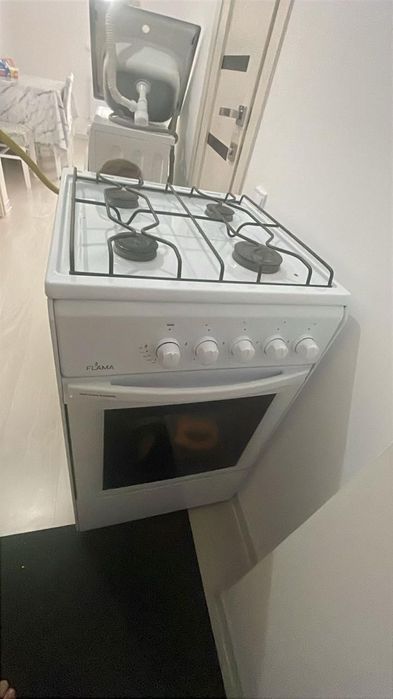 Продам газовую плиту
