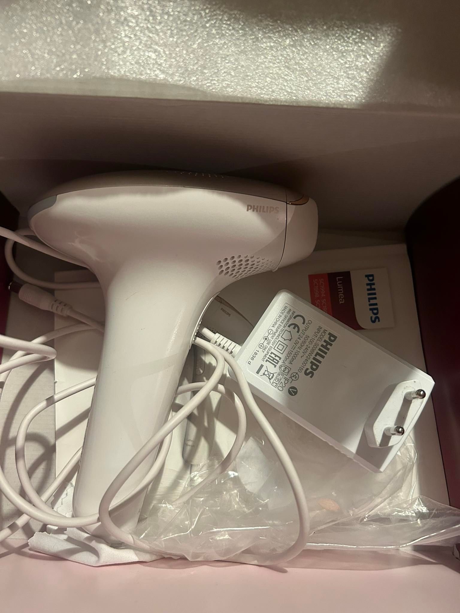 Фотоепилатор Philips Lumea