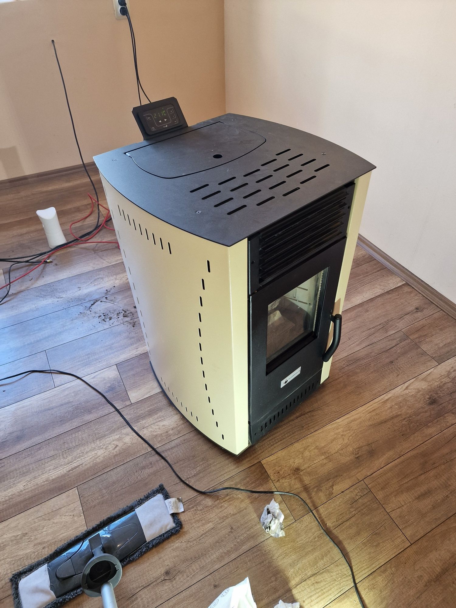 Продавам Пелетна камина Eco Spar SOLARA 6 kw