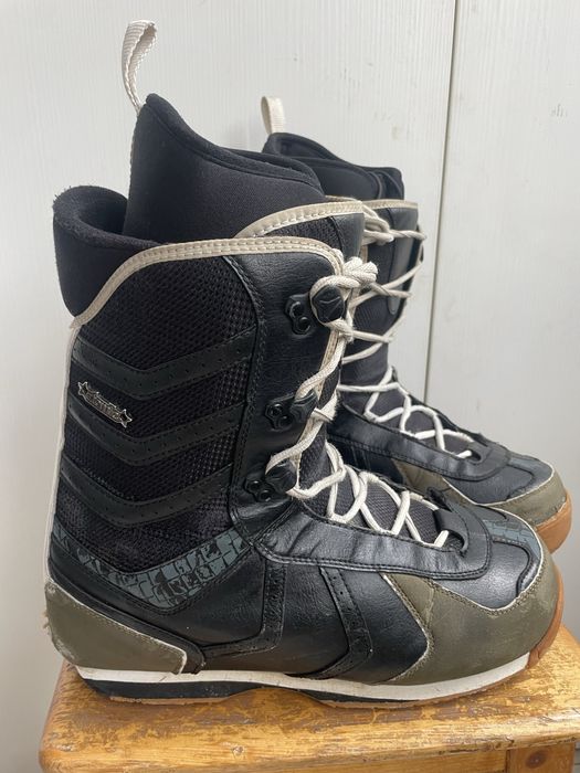 Boots snowboard Atomic marimea 45