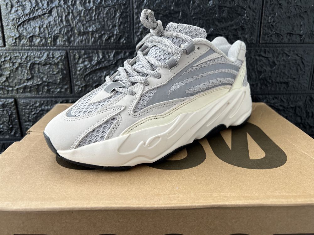 Yeezy 700 Static 40 41 1/3