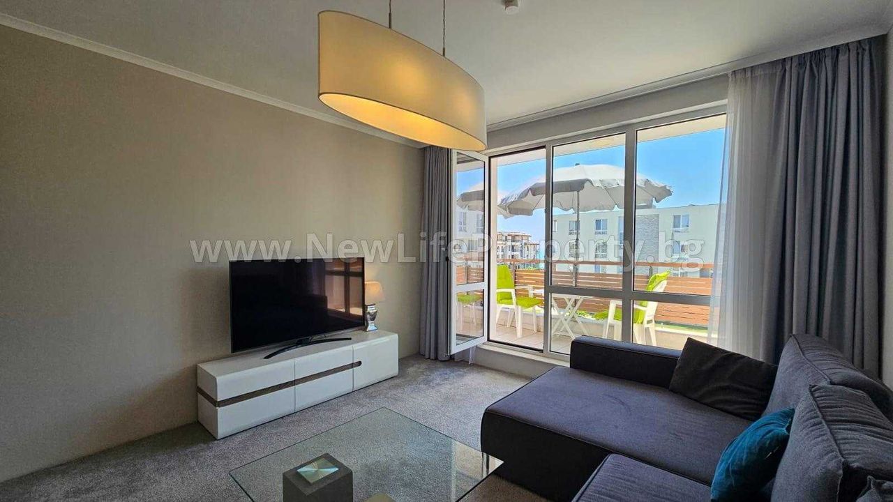 Продава се Двустаен апартамент в Бургас, Сарафово - 74 кв.м за 1987 €/кв.м - Снимка #7