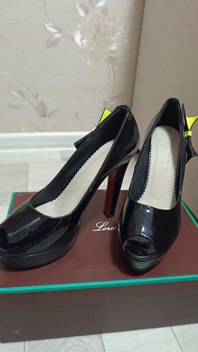 Новые туфли, торг есть