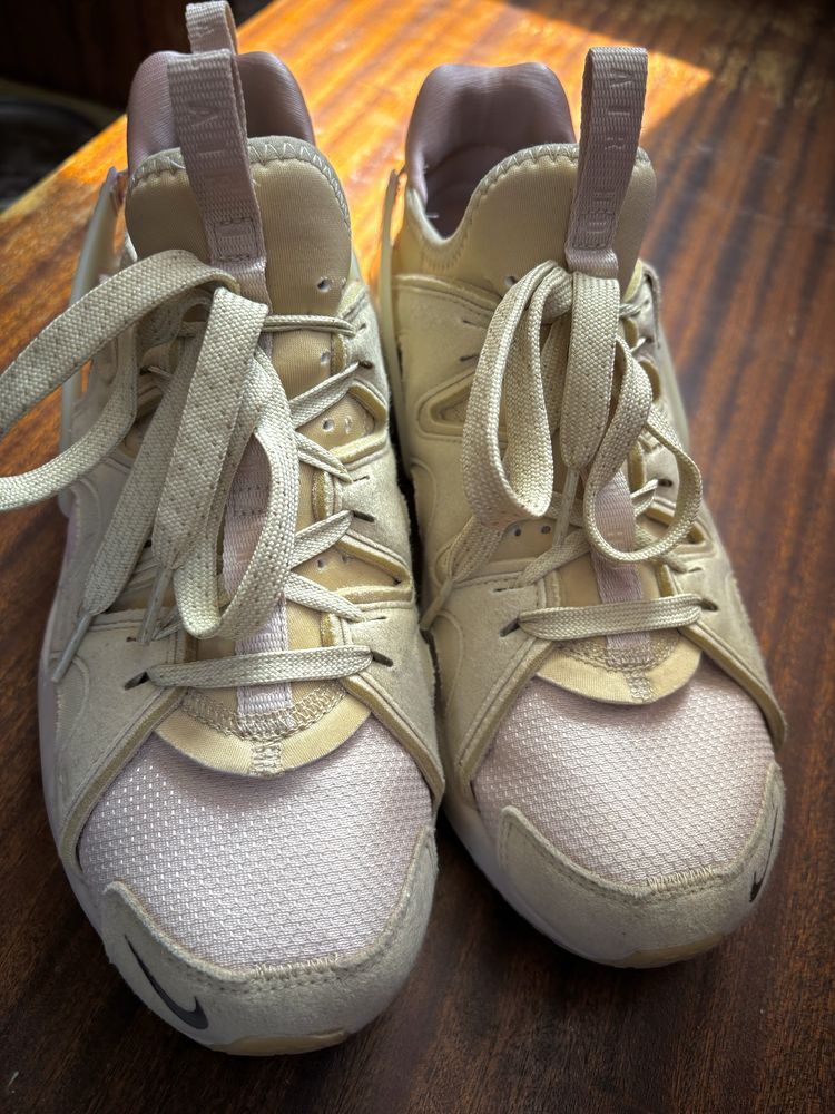 Дамски маратонки Nike
