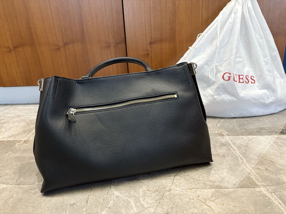 Дамска чанта Guess