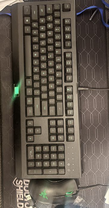 Vand setul gaming (calcalutor,monitor,tastatura,mouse gaming si casti)