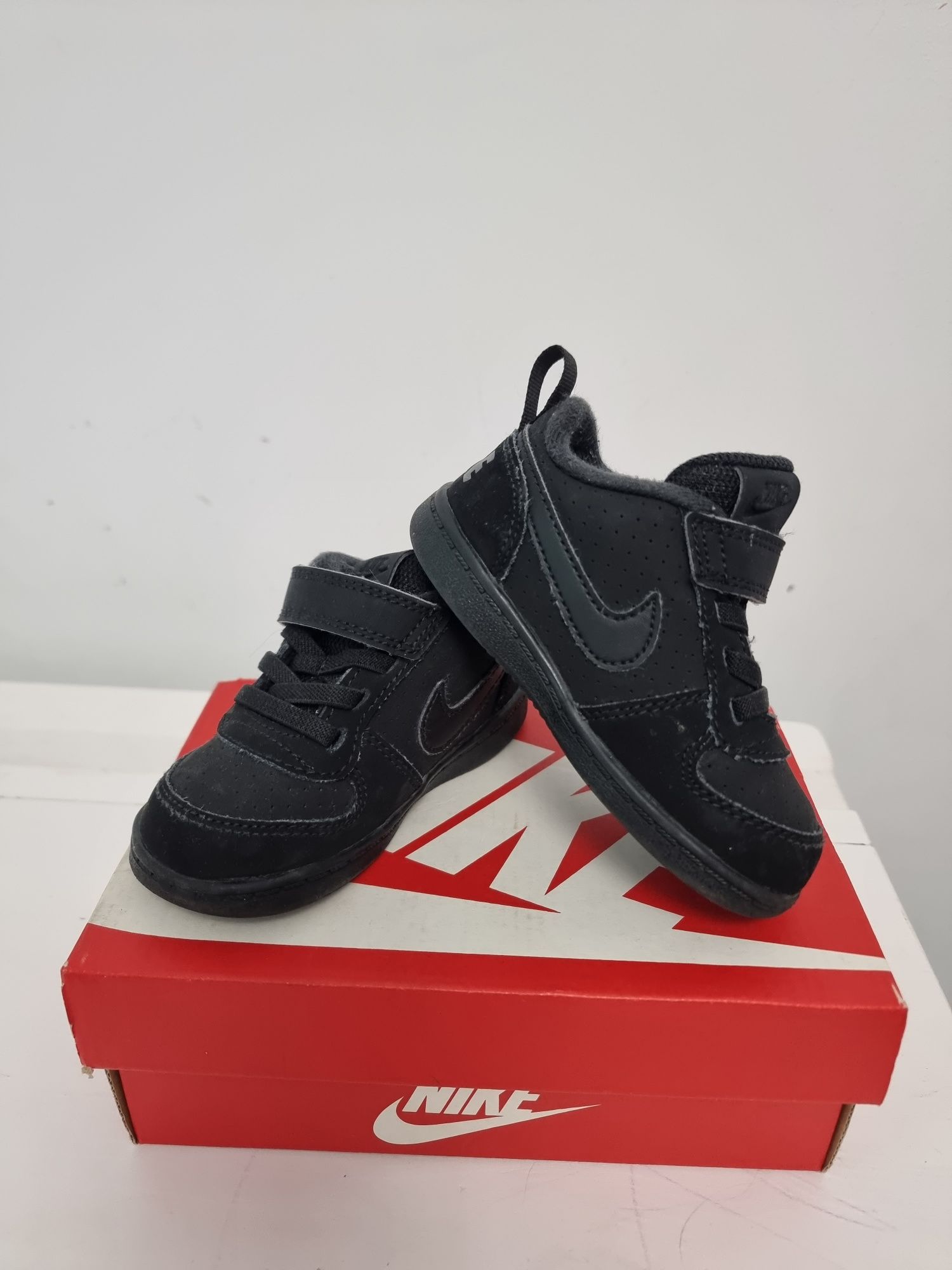 Adidasi copii Nike cu garnituri de piele Court Borough , Negru