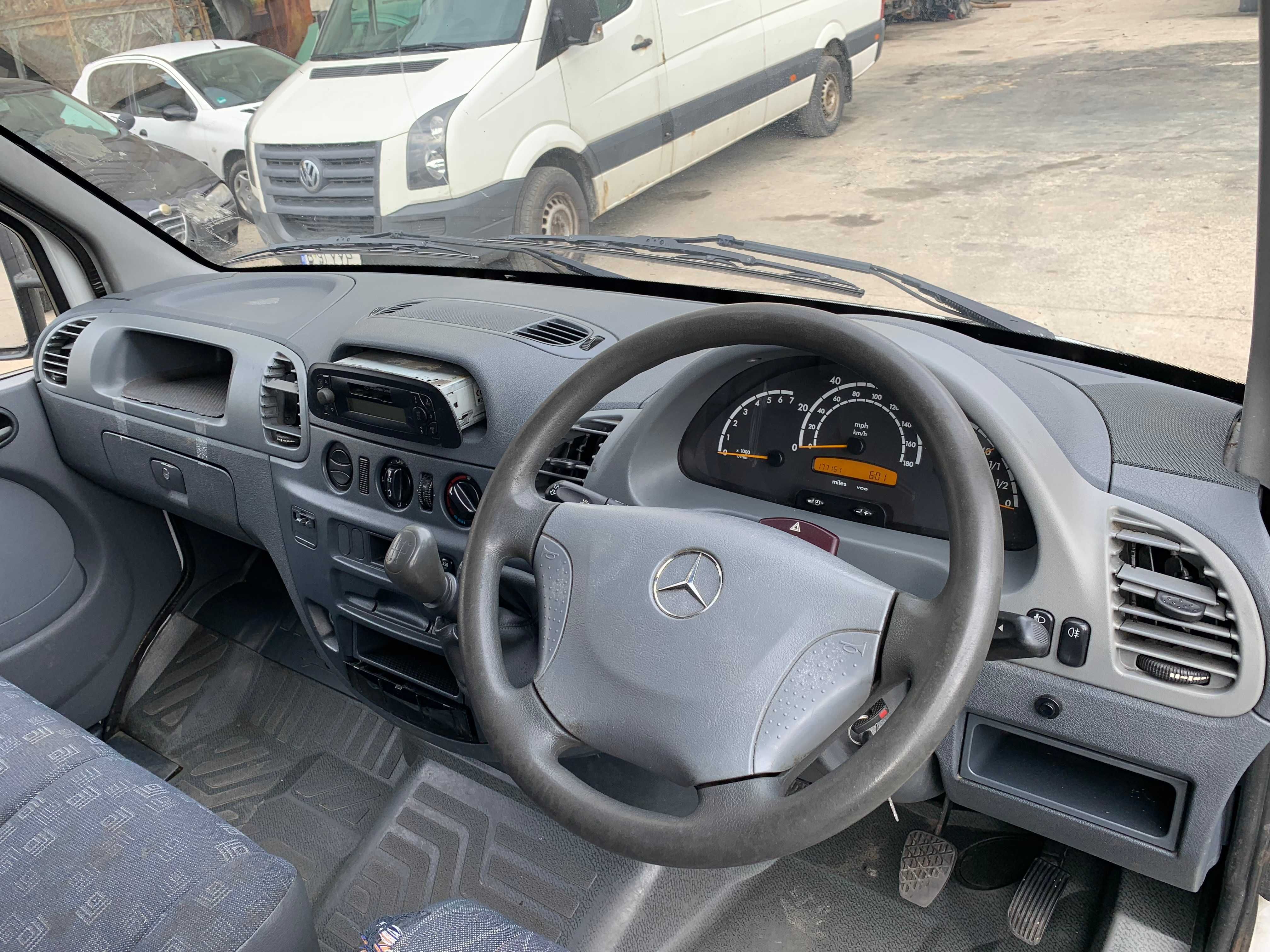 DEZMEMBREZ Mercedes SPRINTER 2.2 311 CDI punte simpla 2002