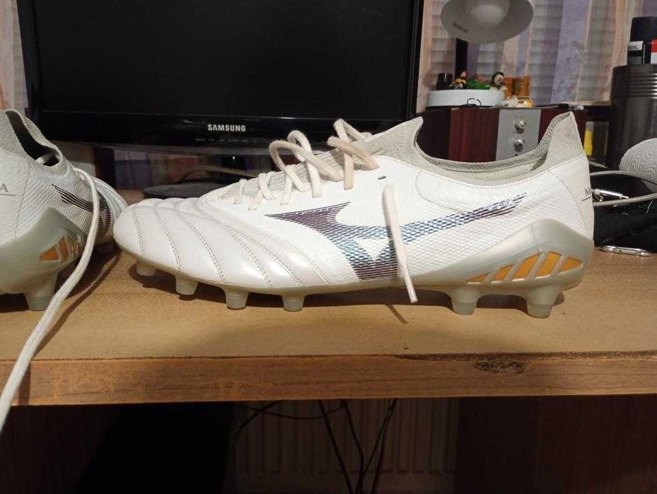 Футболни обувки / бутонки Morelia Neo 3 B Elite