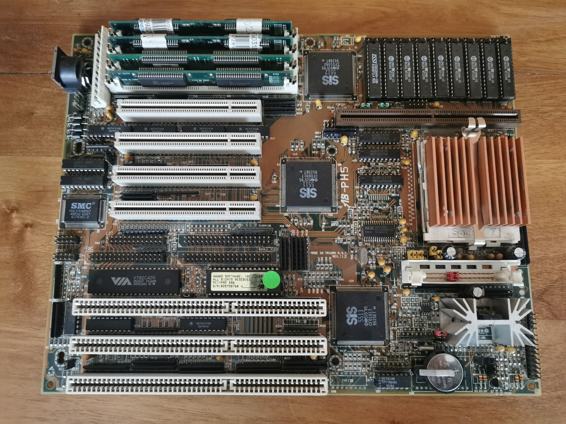 Kit vintage Placa baza + Pentium 166 + RAM + video