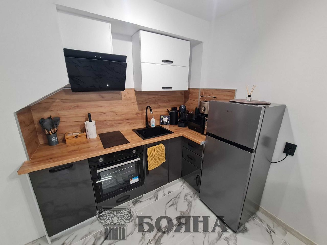 Дава се под наем Тристаен апартамент в Русе, Възраждане - 80 кв.м за 663 € - Снимка #3