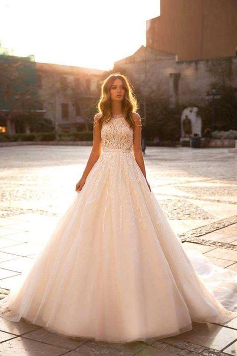 Vand rochie de mireasa, marimea 34