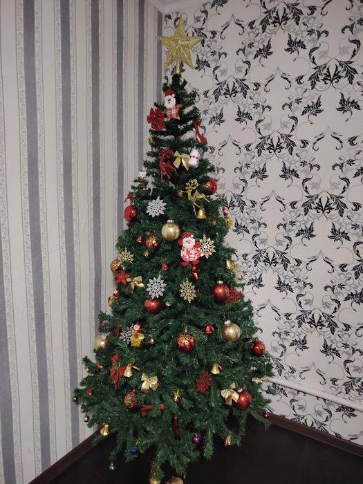 Продам ёлку 2-х метровая