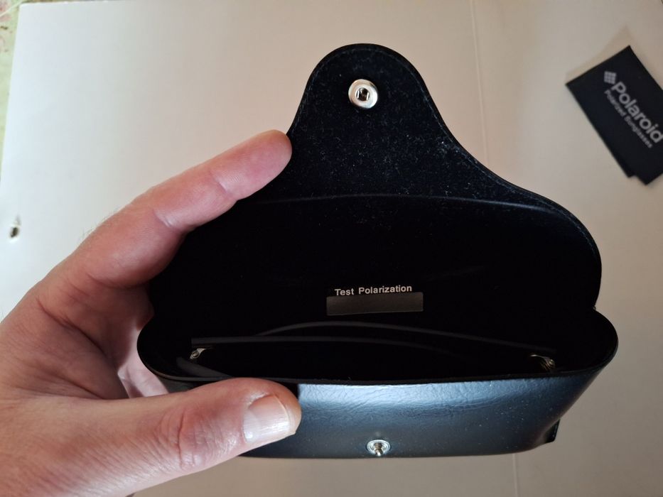 Продавам нови ,оригинални слънчеви очила "Polaroid".