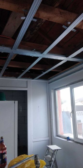 Fac lucrări doar în Arad gresie faianță Black Friday