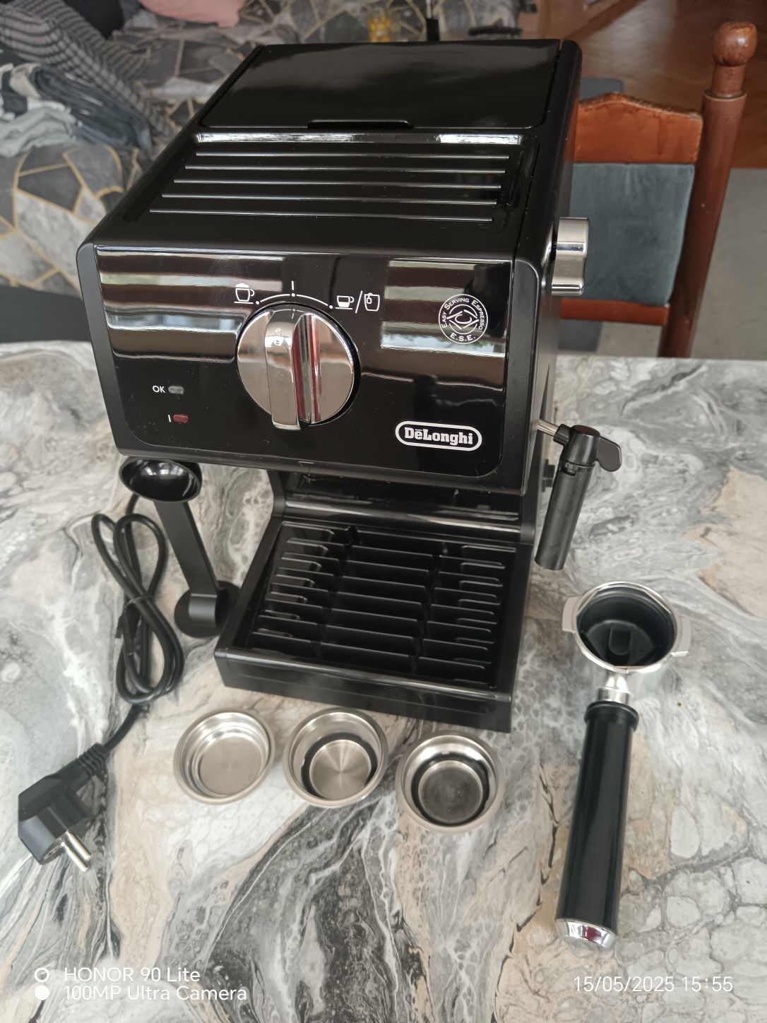 Кафе машина Delonghi