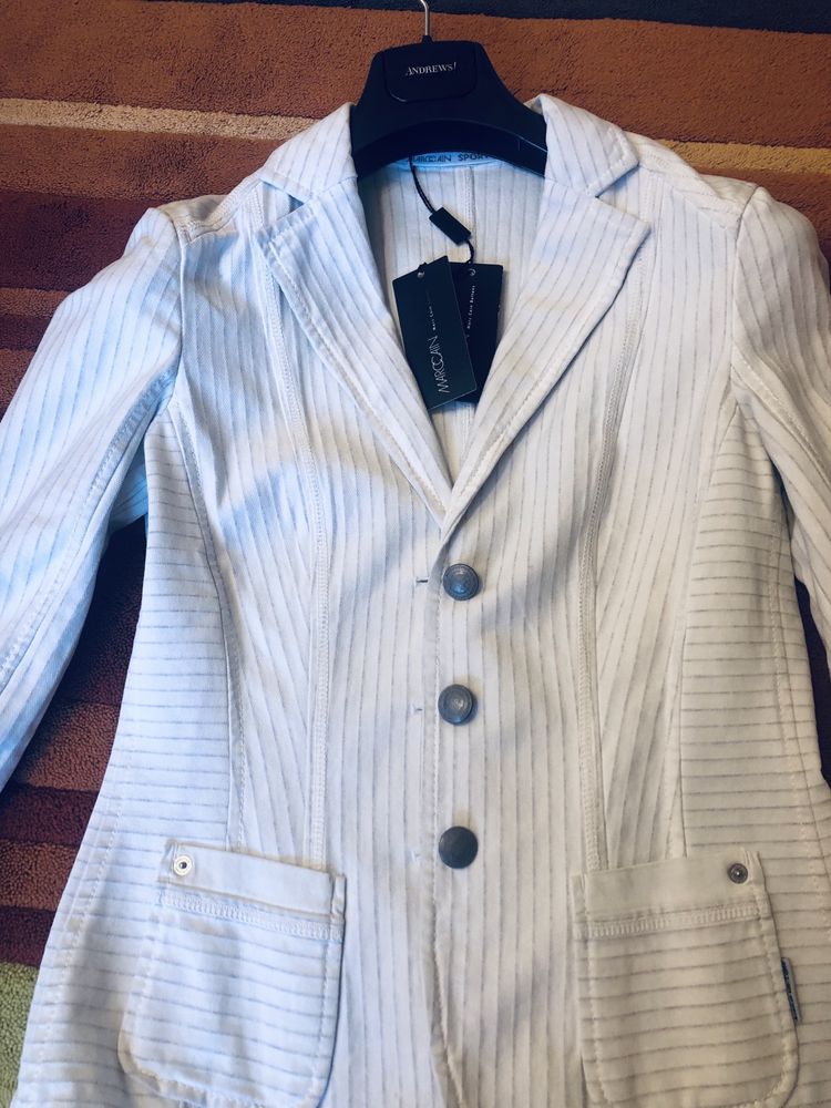 Чисто ново сако Marc cain, размер 2, съответства на 36.