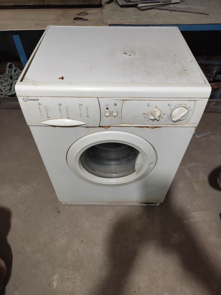 АВТОМАТ КИР МОШИНА INDESIT 349 минг сумга сотилади