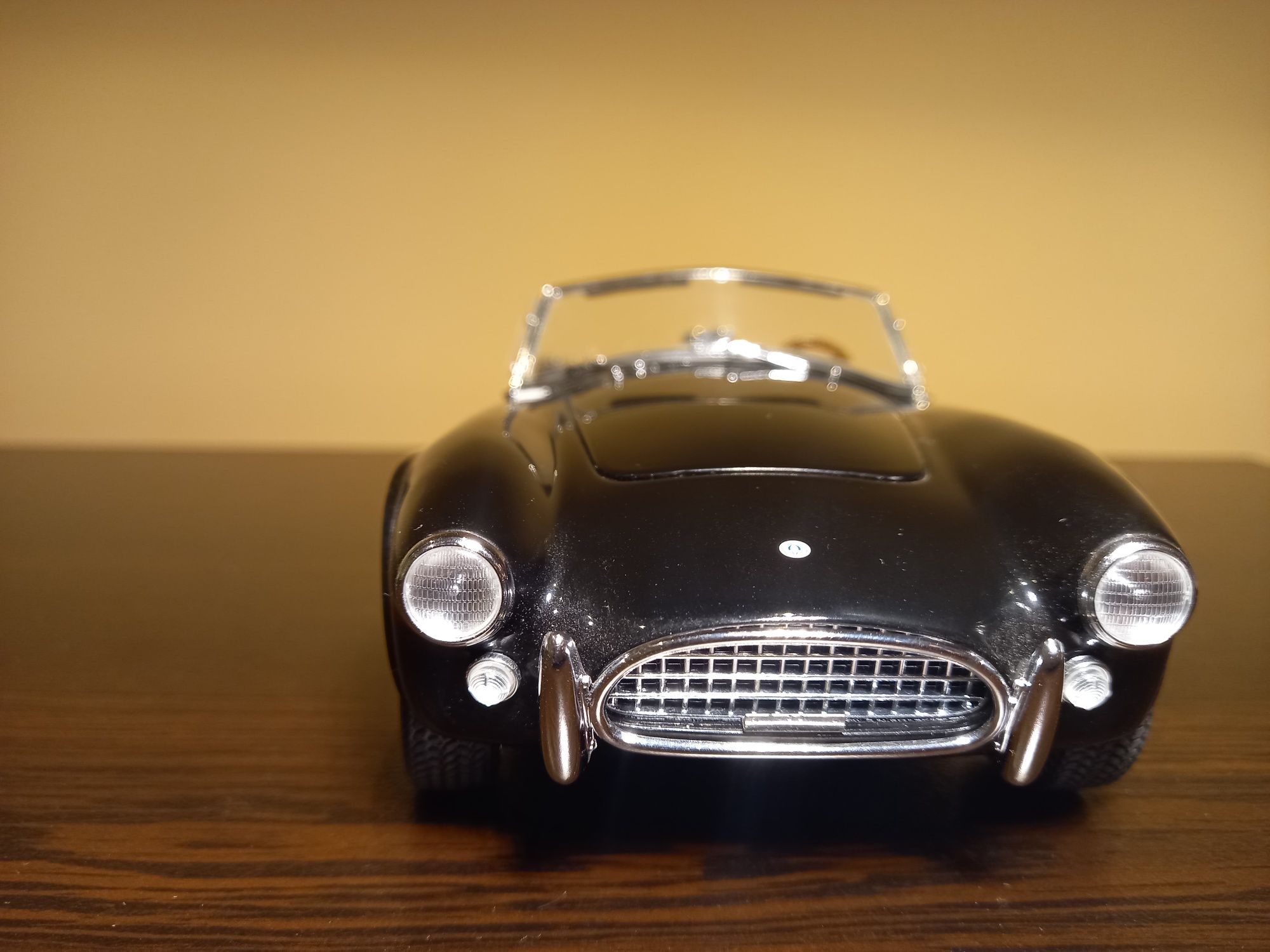 Ac cobra 1:18 exoto