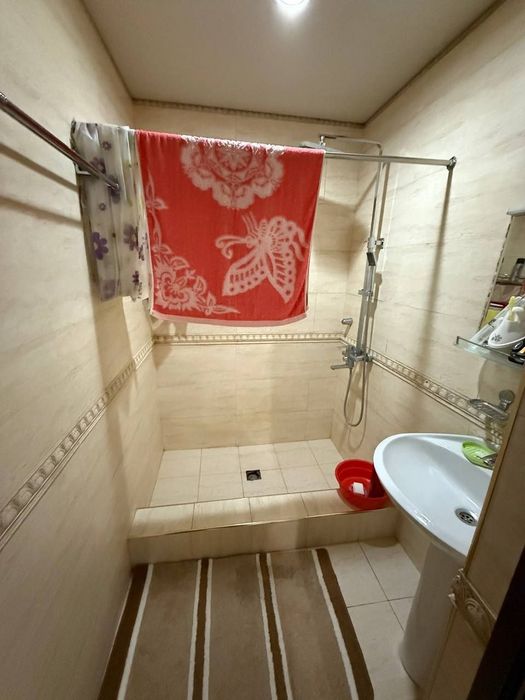 Срочно Продаётся Юнусобод 17-кв 3/1/5 вдоль дороги Можно под офис