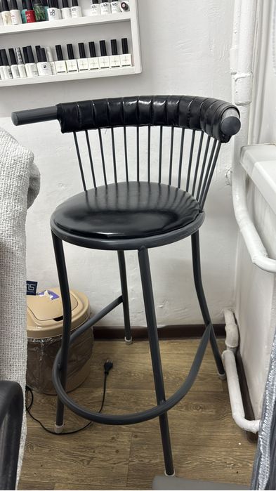 Продам барный стул почти новый