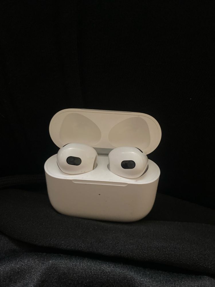 Airpods 3rg generation-Lighting,Magsafe