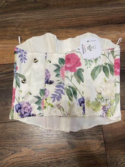 Корсет на Bridgerton