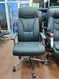 Офисное кресло для руководителя модель Leno