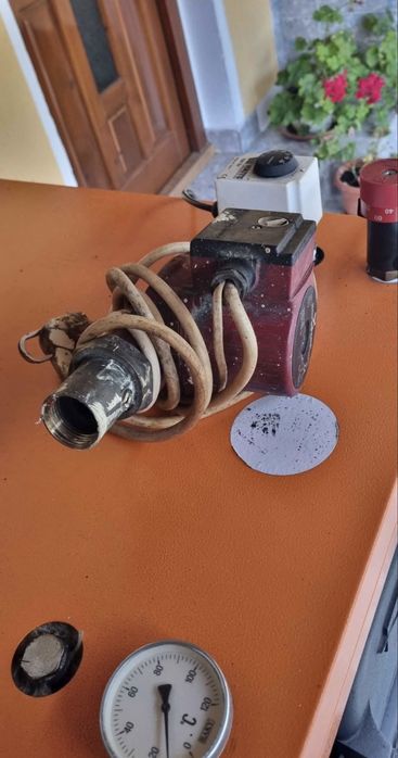 Cazan pe combustibil solid Magdolna 37KW, dotat cu termostat Watts.