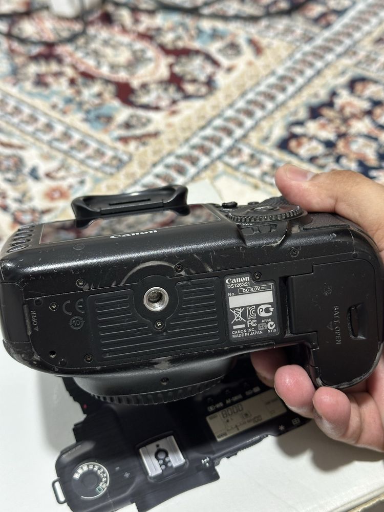 Canon eos 5D mark 3 body sotiladi.